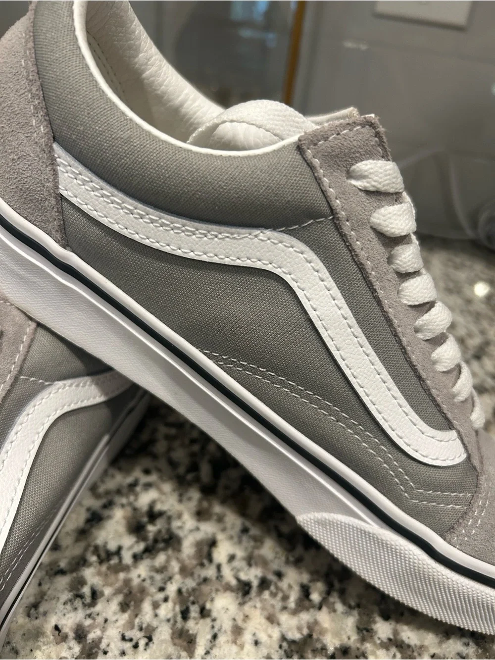 Vans Old Skool Gray Suede & Canvas Sneakers Women’s 8.5 / Men’s 7